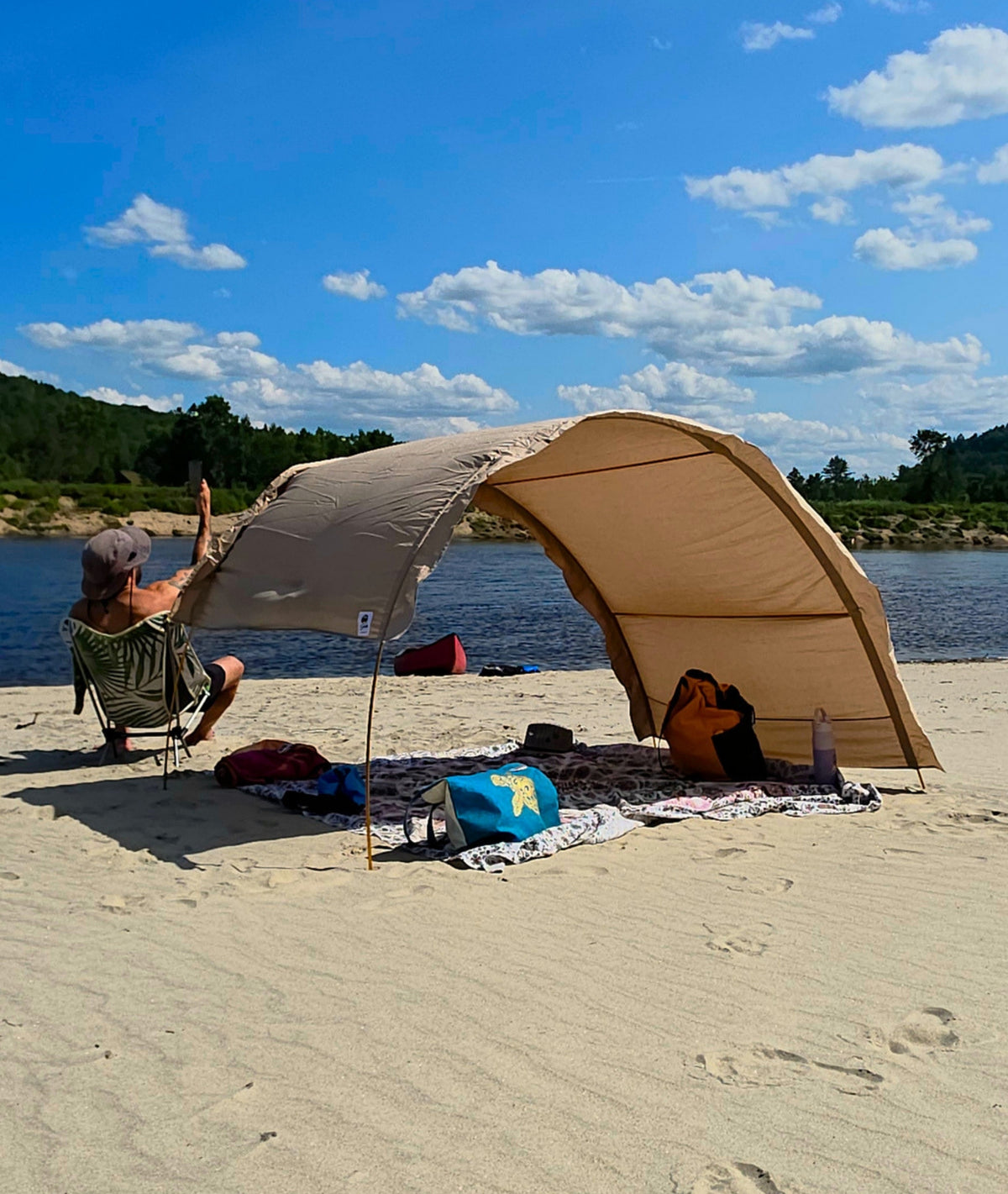 Close-up of the Sand colourway SolarCotton™ fabric on the Suniela Classic shade cabana